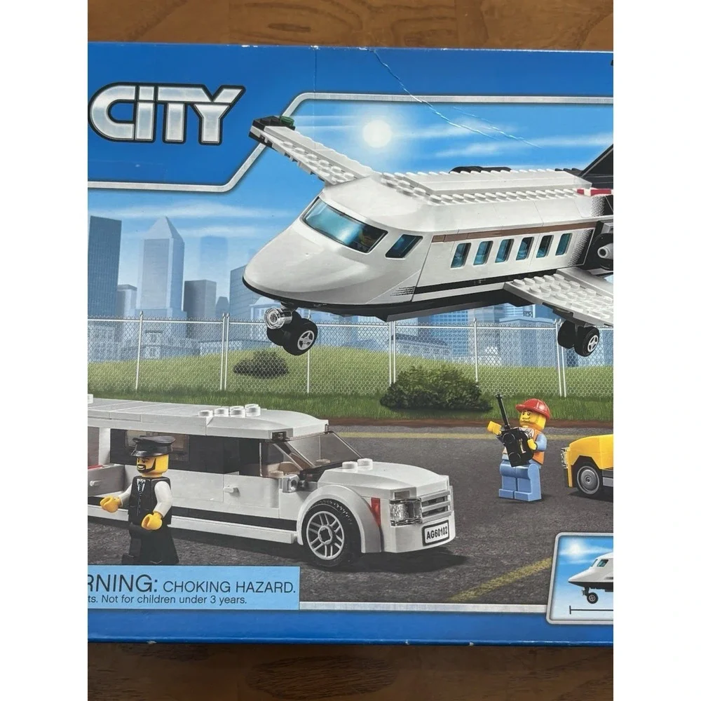LEGO‎ City 60102 Airport VIP Service New Factory Sealed 5-12 364pcs Retired